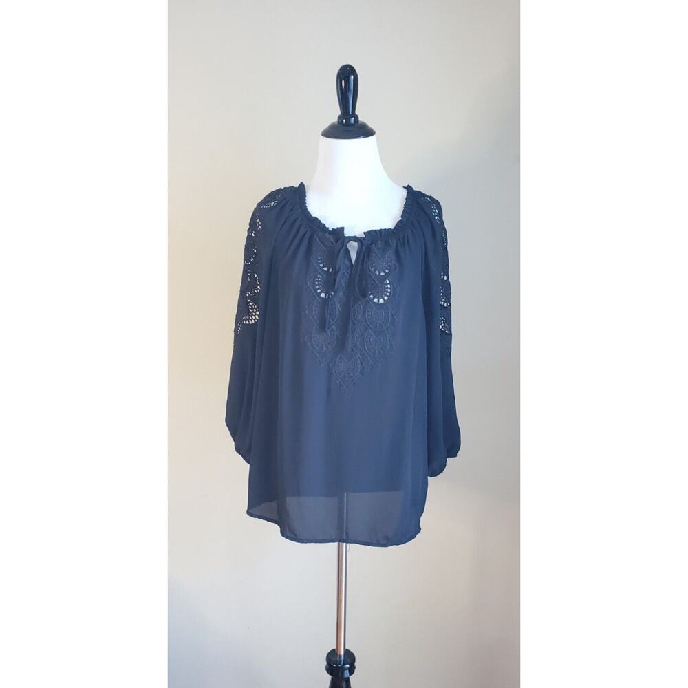 Cynthia Rowley Women's Black Size M Crochet Lace Shoulders Back Long Sleeve
